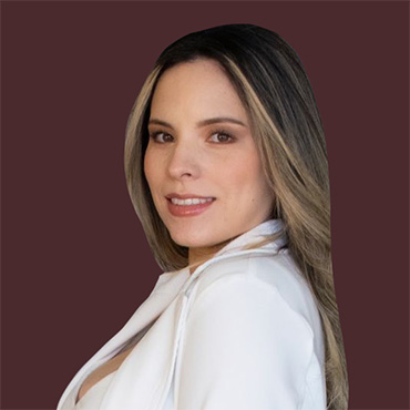 Headshot of Elizabeth Chaparro.